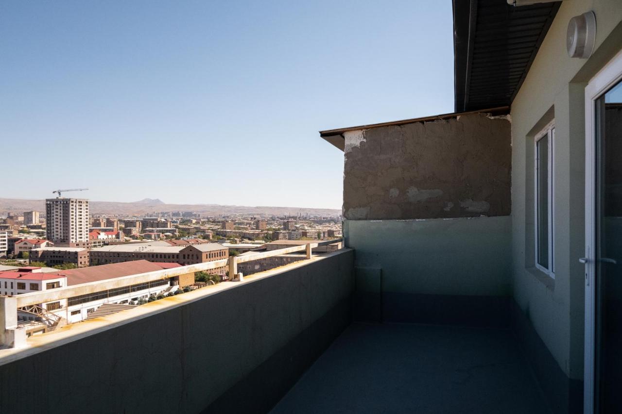 Bright Apartment On 13Th Floor يريفان المظهر الخارجي الصورة